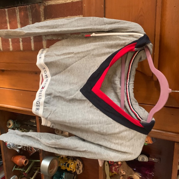 Cropped Sweatshirt - Picture 2 of 5